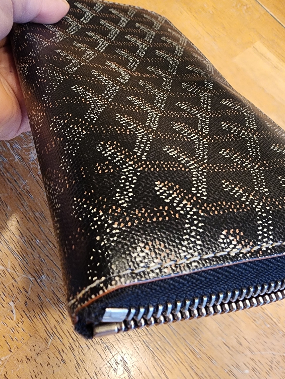 Goyard Matignon GM Wallet in Black and Tan Goyardine canvas with brown leather - Picture 7 of 16